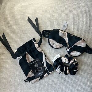 NWT Banana Republic Silk Eye Mask and Scrunchie Set